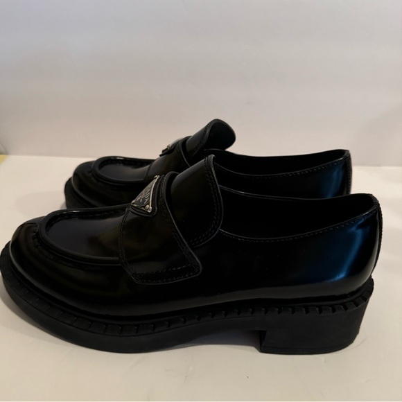 Prada Leather Logo Loafers – Size 36 - Picture 2 of 3